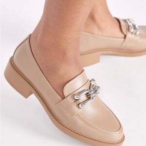 SHOEDAZZLE Women’s Camille Slip-On Loafer Tan Loafers Lug Sole Shoes Size 11 New